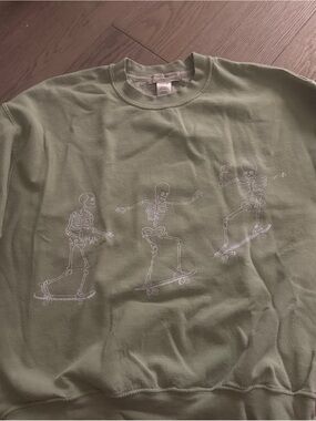 Light Green Crewneck Sweatshirt with Skateboarding Skeletons urban outfitters